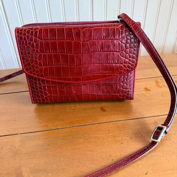 Brighton vintage Red Croc Embossed Leather Heart Purse Adjustable Crossbody - Picture 3 of 13